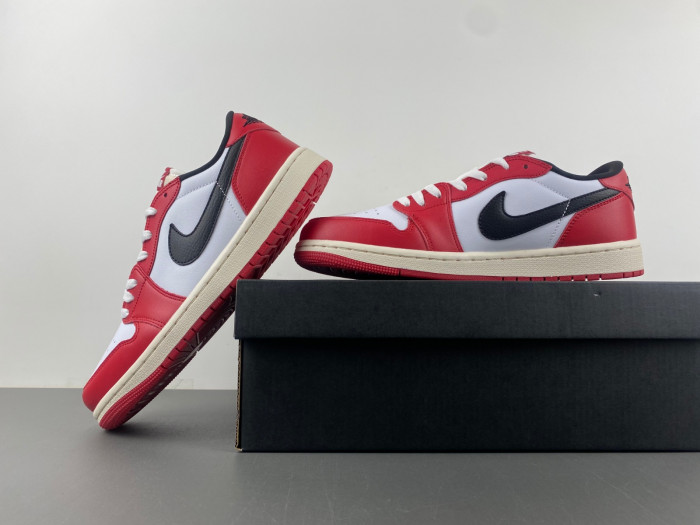 Air Jordan 1 Low OG “Chicago” HQ6998-600