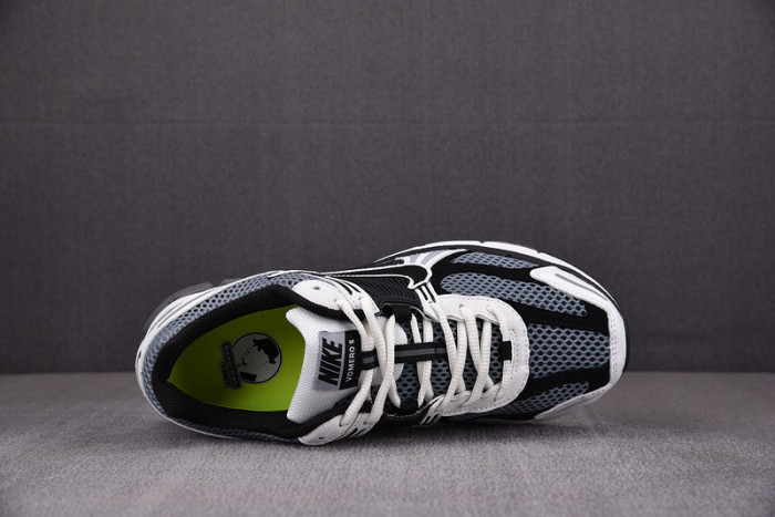 nike zoom vomero 5 dark grey black white ci1694-001