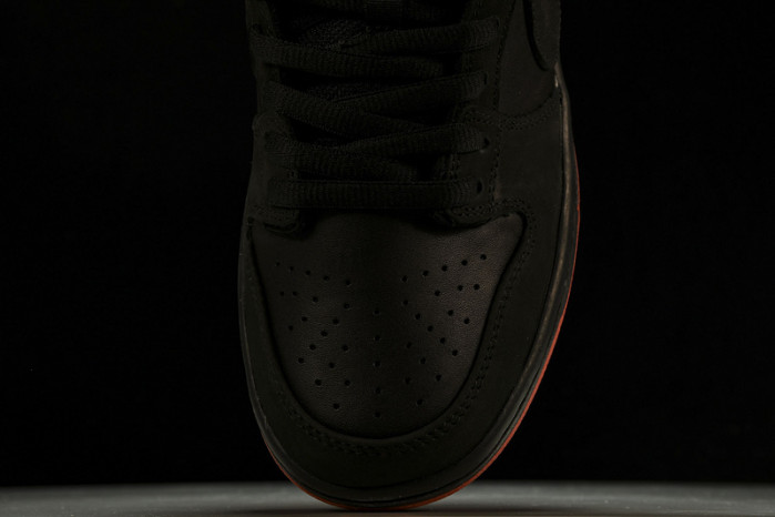 Nike SB Dunk Low Black Pigeon 883232-008