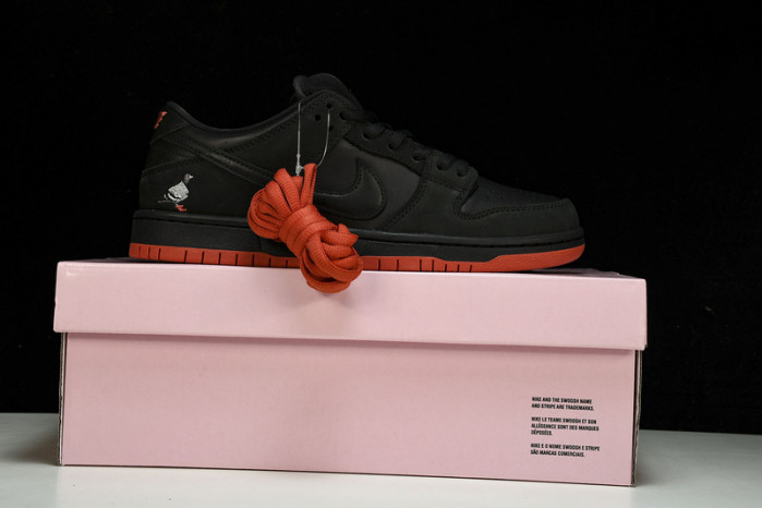Nike SB Dunk Low Black Pigeon 883232-008