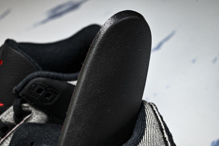 Jordan 3 Retro Levi