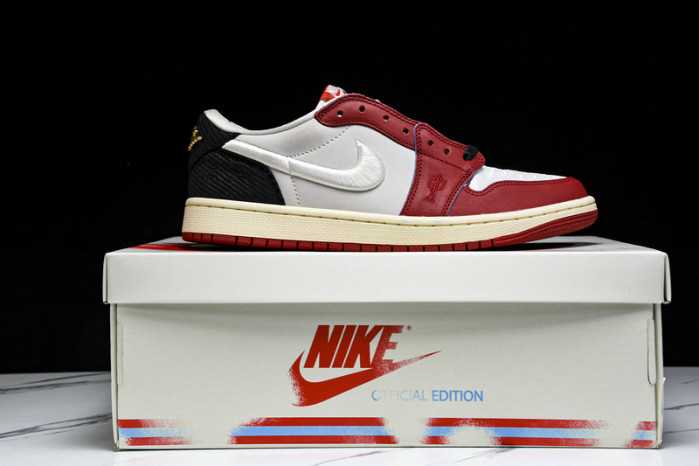 trophy room x air jordan 1 low og “home” hv6157-100