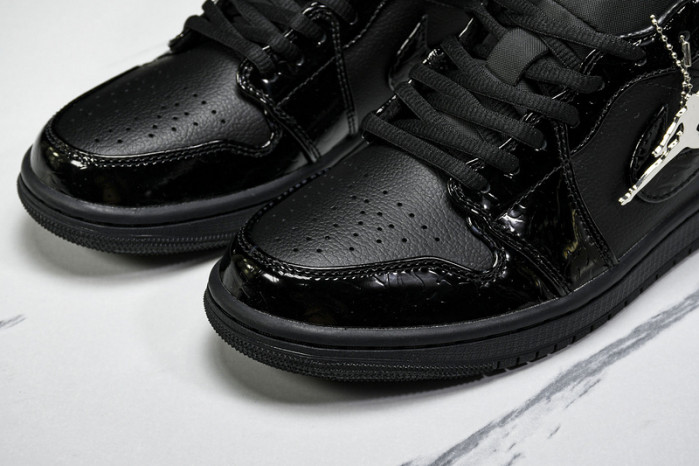 air jordan 1 low “black croc” hj7743-010