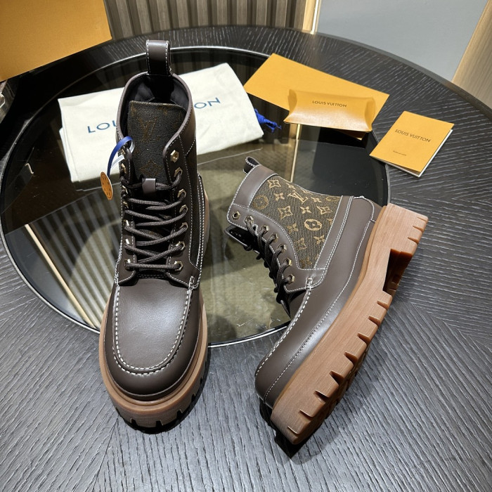 LVT BOOT COPSHOE L&V-BT21