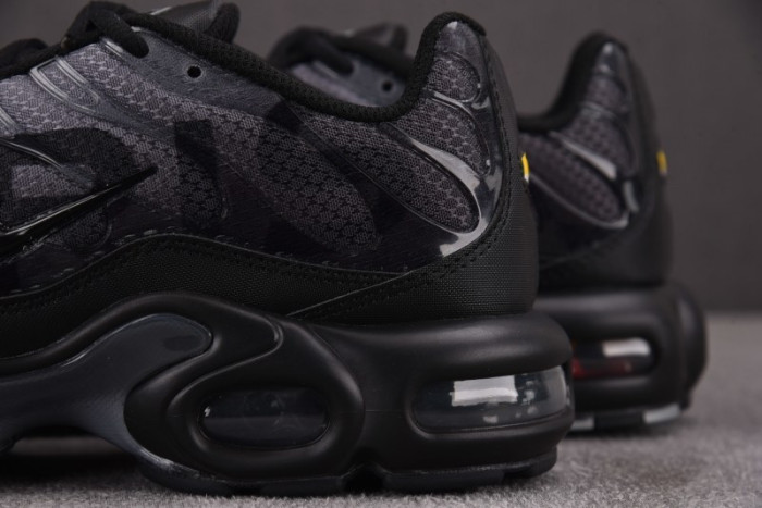 Paris Saint-Germain PSG Nike Air Max Plus IB2253-001