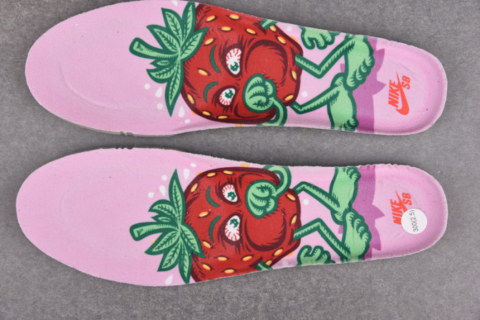 nike sb dunk high strawberry cough - cw7093-600