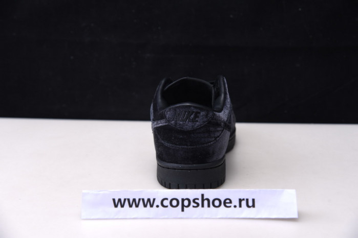 dover street market x nike dunk low triple black dh2686-002
