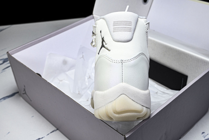 Jordan 11 Retro Pearl - AR0715-110