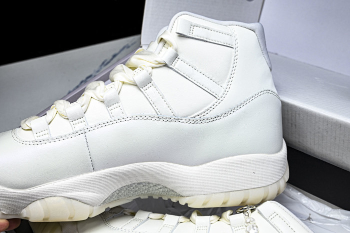 Jordan 11 Retro Pearl - AR0715-110