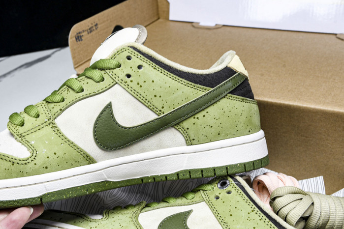 Yuto Horigome x Nike SB Dunk Low Asparagus HF8022-300
