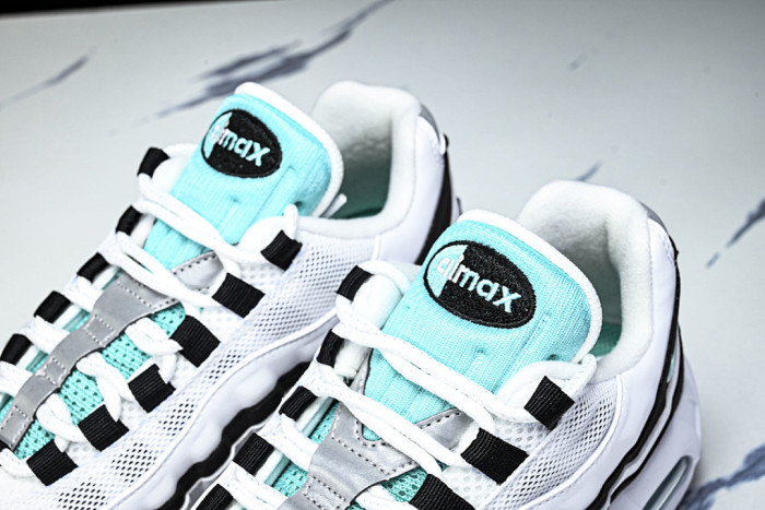 Nike Air Max 95 OG "Black Border" IM7409-100
