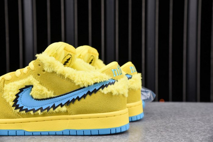 grateful dead x dunk low sb 