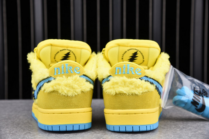 grateful dead x dunk low sb 