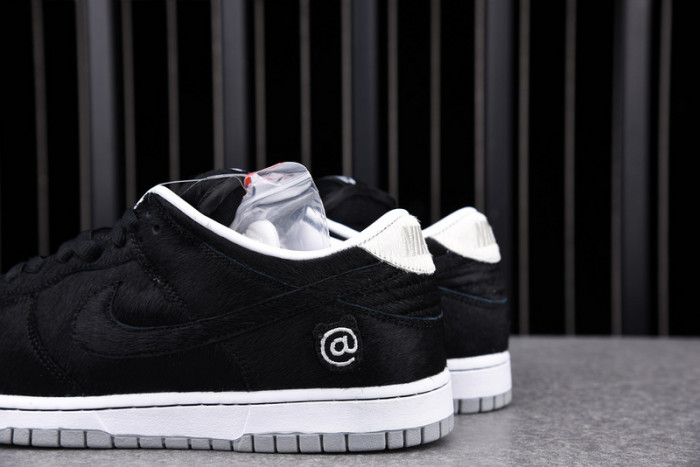nike sb dunk low medicom toy (2020) - cz5127-001