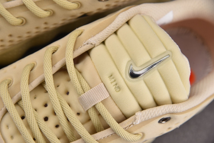 Nike Mind 002 