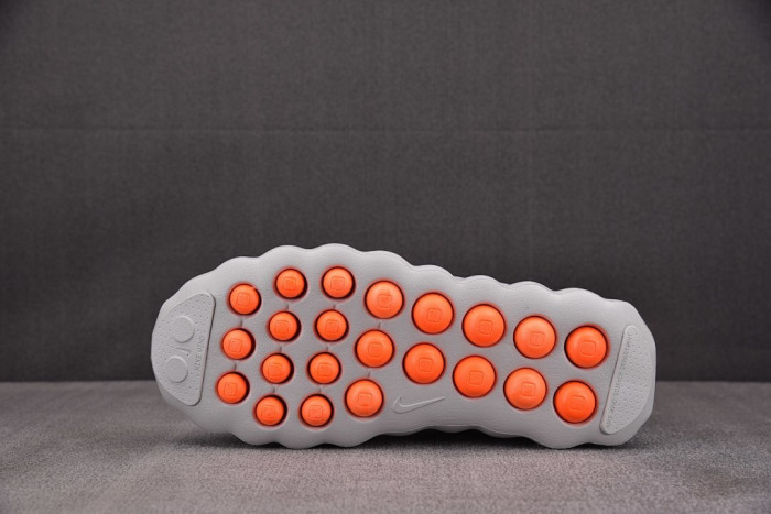 Nike Mind 002 