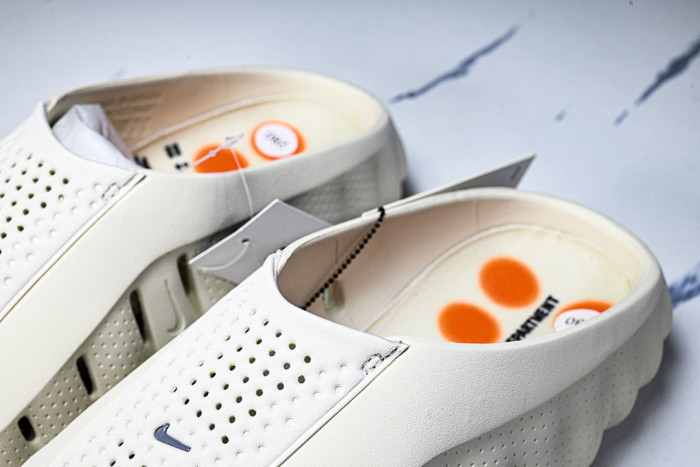 Nike Mind 001 