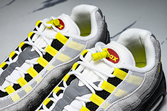 Undefeated x Nike Air Max 95 Yellow - IB4523-002