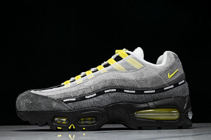 Undefeated x Nike Air Max 95 Yellow - IB4523-002