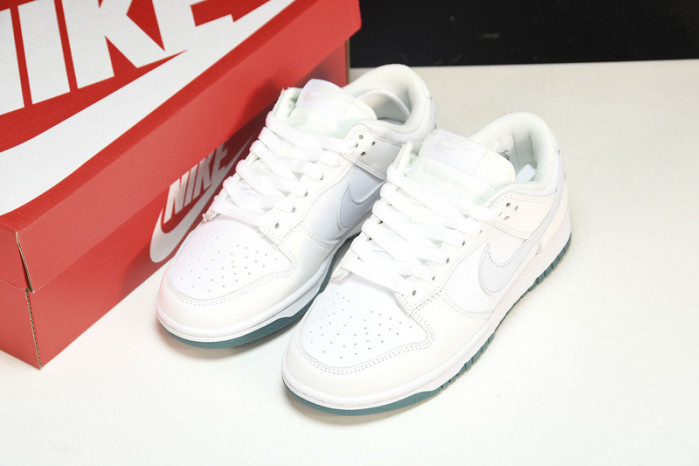 dunk low gs 