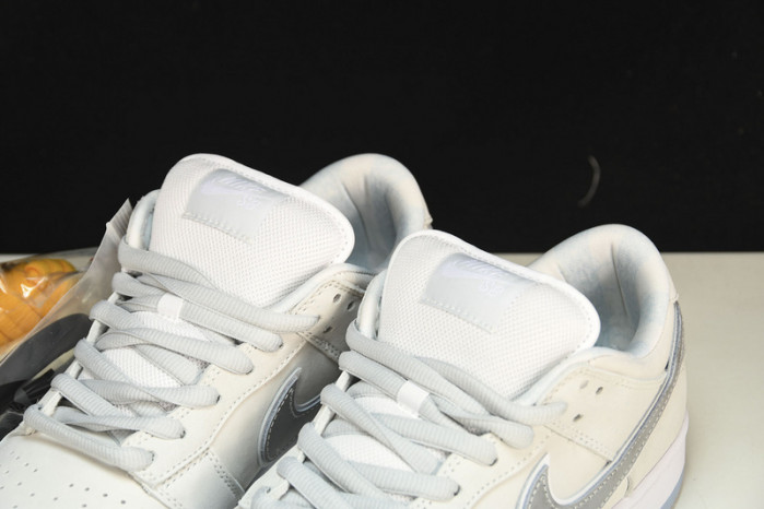 nike sb dunk low white lobster (friends and family) fd8776-100