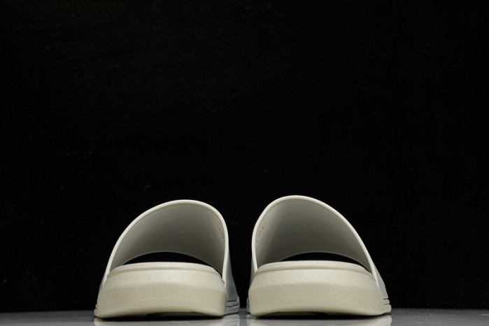 M*Q*en slide cophsoe mqs-03