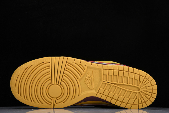 nike sb dunk low yellow lobster men