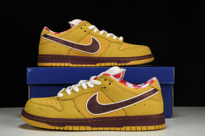 nike sb dunk low yellow lobster men