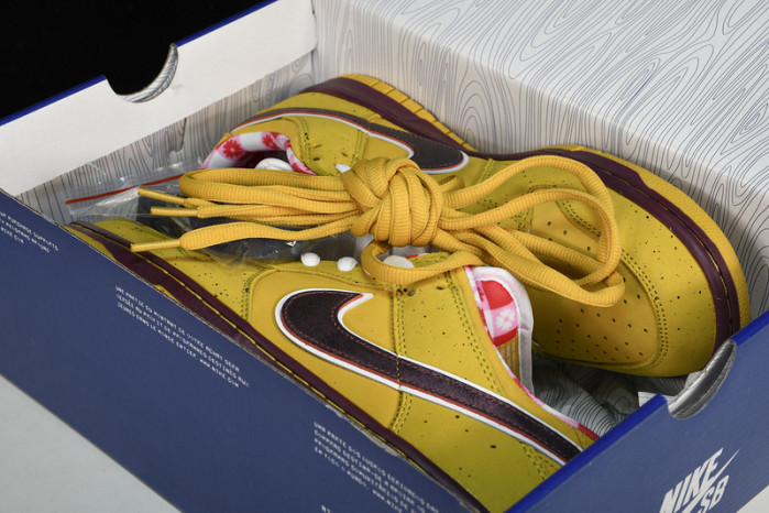 nike sb dunk low yellow lobster men