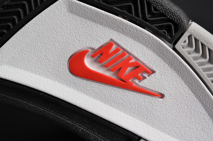 air jordan 4 og “white cement” 840606-192