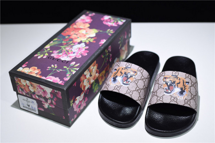 gc leather slide sandal with tiger 456234 k5y00 8919