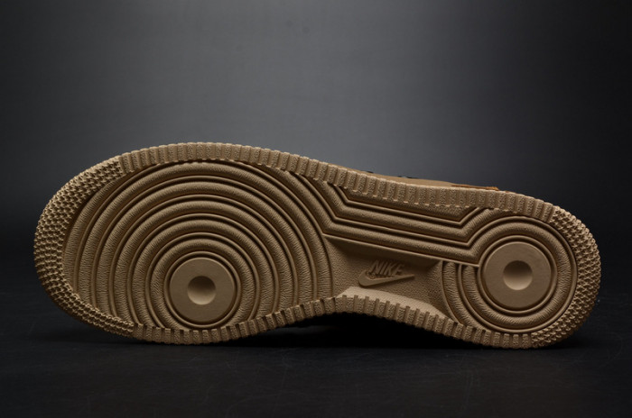 nike wmns sf force 1 “G01den beige” 857872-200