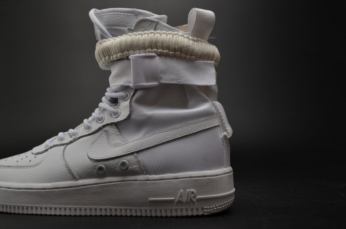 nike wmns sf force 1 “triple white” 903270 100